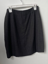 Load image into Gallery viewer, Banana Republic Womens Gray Houndstooth Stretch Wrap Skirt Size 6