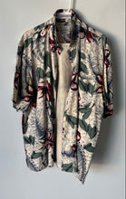 Load image into Gallery viewer, Tommy Bahama Mens Cream Floral Print Short Sleeve Button-Up Shirt Size M