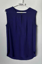 Load image into Gallery viewer, J.Crew Womens Purple Sleeveless Keyhole Neck Pleated Back Blouse Top Size 2
