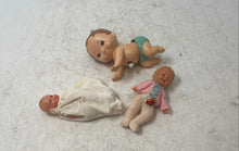 Load image into Gallery viewer, Tomy Hard Plastic Wind-Up Crawling Baby Toy With Two Small Dolls 3 Pieces