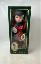 Load image into Gallery viewer, Geppeddo Of The World Chinese Porcelain Traditional Attire Girl Doll With Box