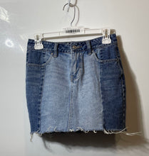Load image into Gallery viewer, Pacsun Womens Blue Denim Cotton Pockets Raw Hem Short Mini Skirt Size 24