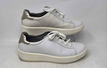 Load image into Gallery viewer, Clarks Womens Layton White Leather Round Toe Lace-Up Sneaker Shoes Size 9.5M