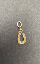 Load image into Gallery viewer, Luck Horseshoe Pendant Weight 0.90g (NCL)