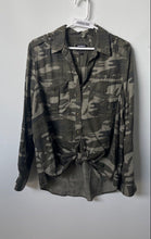Load image into Gallery viewer, Express Womens Green Camo Print Dual Chest Pocket Boyfriend Button-Up Shirt Sz M
