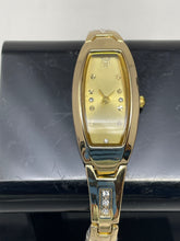 Load image into Gallery viewer, Women's Gold-Tone Analog Watch Classic Dress Style