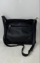 Load image into Gallery viewer, Prado & Negao Womens Black Pebbled Leather Inner Pockets Zipper Shoulder Bag