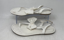 Load image into Gallery viewer, Christian Siriano For Payless Womens White Bow Flat Thong Sandals Size 8.5