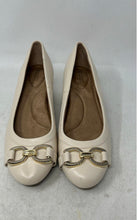 Load image into Gallery viewer, Giani Bernini Womens Beige Gold Round Toe Slip-On Block Pump Heels Size 8.5