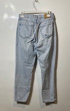 Load image into Gallery viewer, Aeropostale Womens Light Blue Denim Medium Wash Pockets Mom Jeans Size 2R