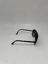 Load image into Gallery viewer, Ray-Ban Unisex Havana Aviator Sunglasses RB4125 Cats 5000 Green Gradient (NCL)