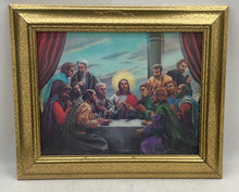 Load image into Gallery viewer, Vintage 3D Lenticular Postcard The Last Supper Jesus Christ Framed Print