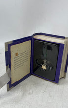 Load image into Gallery viewer, 2000 Hallmark Keepsake Harry Potter Hedwig The Owl Decoration Figurine Ornament