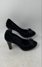 Load image into Gallery viewer, Kenneth Cole Womens Black Round Toe Slip-On Block Pump Heels Size 6.5