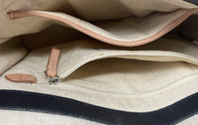 Load image into Gallery viewer, Defining Movement Womens Black Leather Inner Pockets Adjustable Crossbody Bag