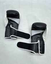 Load image into Gallery viewer, Pair Of 9Round Unisex Adults Black Padded Boxing Sporting Gloves Equipment