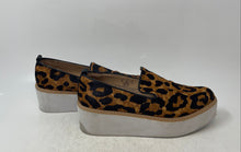 Load image into Gallery viewer, DKNY Womens Bari Brown Black Leopard Print Slip-On Platform Sneaker Shoes Sz 9M