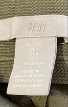 Load image into Gallery viewer, H&M Womens Green Pleated Front Slash Pocket Regular Fit Trouser Pants Size 4