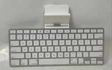 Load image into Gallery viewer, Apple iPad A1359 White Docking Station Keyboard In Open Box Untested