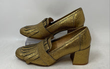 Load image into Gallery viewer, Kenneth Cole Womens Macey Gold-Tone Leather Square Toe Slip-On Pump Heels Size 7