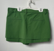 Load image into Gallery viewer, Zara Womens Green Flat Front Pockets Regular Fit Layered Chino Shorts Size M
