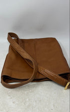 Load image into Gallery viewer, Verucci Womens Brown Leather Inner Pocket Adjustable Strap Shoulder Bag