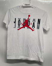 Load image into Gallery viewer, Jordan Boys White Short Sleeve Round Neck Pullover T-Shirt Size M 10-12 Years