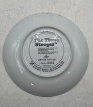 Load image into Gallery viewer, Franklin Mint No .LJ2522 The Three Stooges Porcelain Decorative Collector Plate