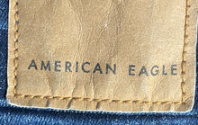 Load image into Gallery viewer, American Eagle Outfitters Womens Blue Denim 5 Pocket Design Flared Jeans Pants 8