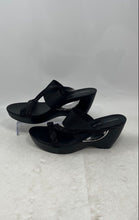 Load image into Gallery viewer, Andrew Geller Womens Black Leather Slip-On Wedge Heel Platform Sandals Size 9