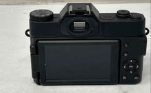 Load image into Gallery viewer, Vivitar VECXX101 Black 16x Zoom Digital Camera With Accessories And A Bag NCL
