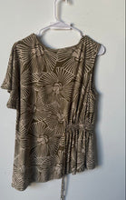 Load image into Gallery viewer, DKNY Womens Green Beige Floral Print Round Neck Blouse Top Size Medium
