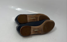 Load image into Gallery viewer, Louise Et Cie Womens Eilley Black Leather Cap Toe Scalloped Ballet Flats Size 6M
