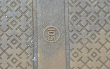 Load image into Gallery viewer, Authentic Tory Burch Womens Poppy Black Espadrille Flats Size 10.5M Damaged Worn
