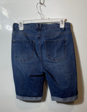 Load image into Gallery viewer, Curve Appeal Womens Blue Medium Wash Pockets Denim Bermuda Shorts Size 8/29