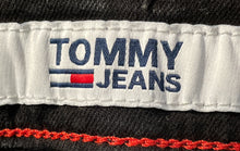 Load image into Gallery viewer, Tommy Hilfiger Mens Black Denim Dark Wash Stretch Skinny Leg Jeans Size 31x30