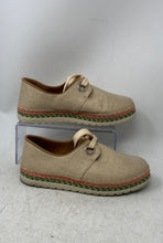 Load image into Gallery viewer, Clee Womens Beige Round Toe Low Top Lace-Up Platform Sneaker Shoes Size 9