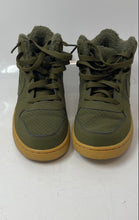 Load image into Gallery viewer, Nike Boys Court Borough Mid Green Lace-Up Mid Top Sneaker Shoes Size 5.5Y