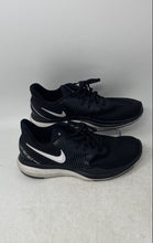 Load image into Gallery viewer, Nike Womens In Season TR 8 AA7773-001 Black Lace-Up Low Top Sneaker Shoes Size 7
