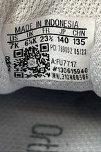 Load image into Gallery viewer, Adidas Kids Superstars FU7717 White And Black Low Top Sneaker Shoes Size 7K