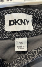Load image into Gallery viewer, DKNY Mens Gray Flat Front Slash Pockets Outdoor Cargo Shorts Size 30