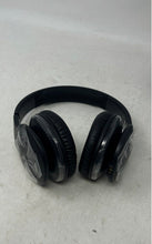 Load image into Gallery viewer, AmazonBasics RFH01 Over-Ear Wireless Headphones With Charging Dock Untested