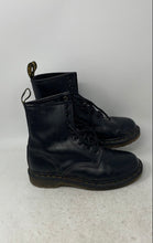Load image into Gallery viewer, Dr. Martens Womens 11821 Black Leather Lace-Up Combat Boots Size 7