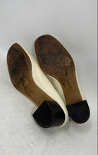 Load image into Gallery viewer, Everlane Womens The Day Cream Leather Slip-On Block Pump Heels Size 7.5
