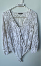 Load image into Gallery viewer, Express Womens White Floral Lace Long Sleeve V-Neck Bodysuit Blouse Top Size S