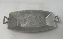 Load image into Gallery viewer, Everlast #7002 Hand-Forged Hammered Leaf Motif Aluminum Rectangular Serving Tray