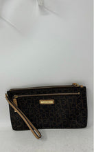 Load image into Gallery viewer, Calvin Klein Womens Brown Signature Print Zipper Wristlet Wallet