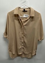 Load image into Gallery viewer, Forever 21 Womens Khaki Short Sleeve Collared Button-Up Shirt Size Medium