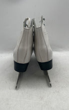 Load image into Gallery viewer, Lake Placid Womens Glider 4000 White Lace-Up Ice Figure Skates Size 5