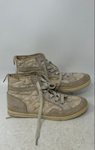 Load image into Gallery viewer, Coach Womens Pita Q2038 Beige Signature Mid Top Lace-Up Sneakers Shoes Size 7.5M